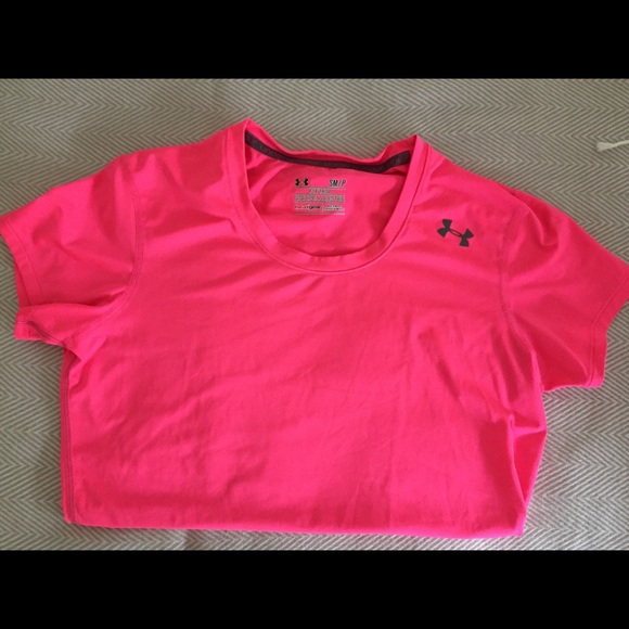 Under Armour athletic shirts - Picture 4 of 4